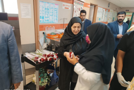 تجلیل از پرستاران حوزه بهداشت و بیمارستانهای شهرستان خمینی‌شهر توسط مدیریت شبکه بهداشت 